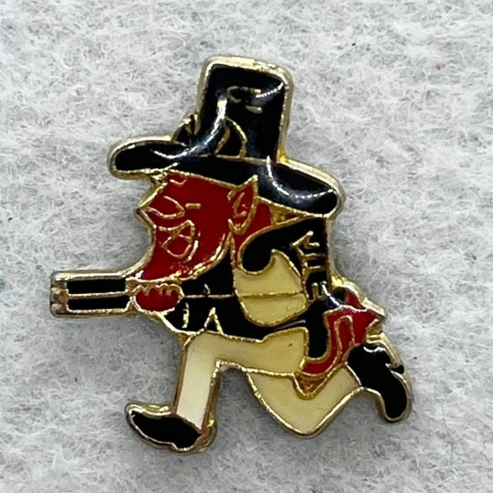 🔮 5/$25 Vintage Red‎ Devil Pioneer Mascot Team Pin